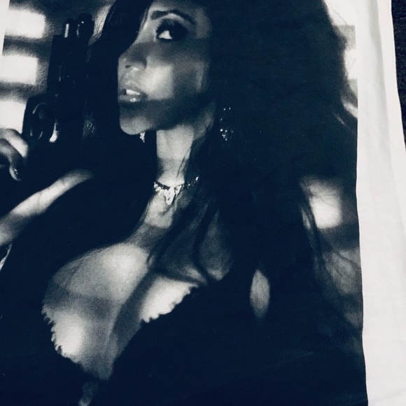 🛍 3/$20  Aaliyah T-shirt (A Thin Line) - Picture 4 of 5